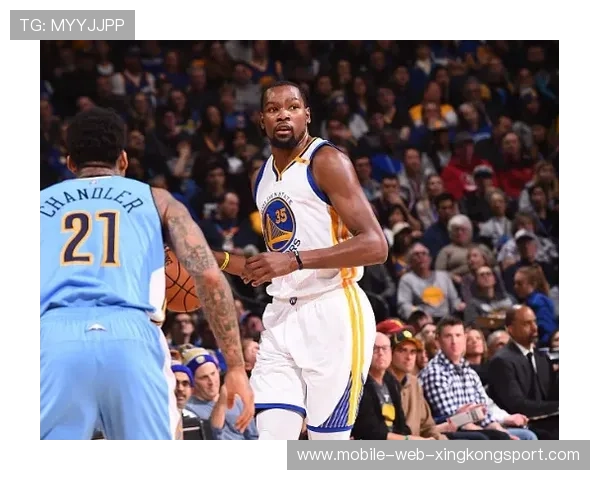 勇士再度崩盘:一场辉煌背后的隐忧 勇士再度崩盘:一场辉煌背后的隐忧