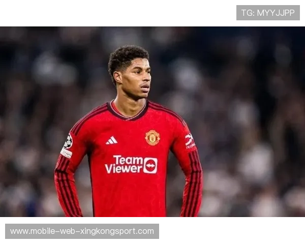 曼联快速压迫成功抢断,拉什福德补射得手 曼联快速压迫成功抢断,拉什福德补射得手