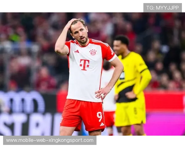 德甲拜仁中路调度精细，前锋多次有威胁