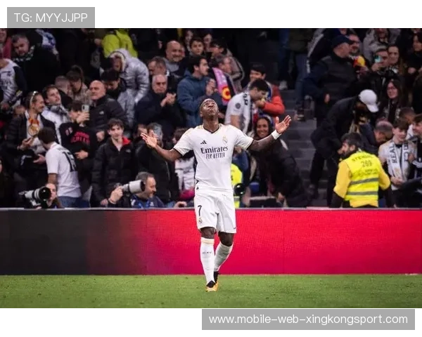 维尼修斯转会风波升级，沙特联报价令皇马左右为难